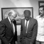 @TonyPena__ Momentos históricos y conversaciones que dejaron huellas. José Francisco Peña Gómez junto a dos grandes visionarios: Hatuey de Camps y el recordado expresidente Jimmy Carter