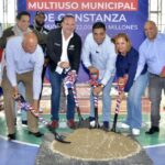 @KelvinCruzRD da primer picazo inicio remozamiento multiuso Municipal de Constanza