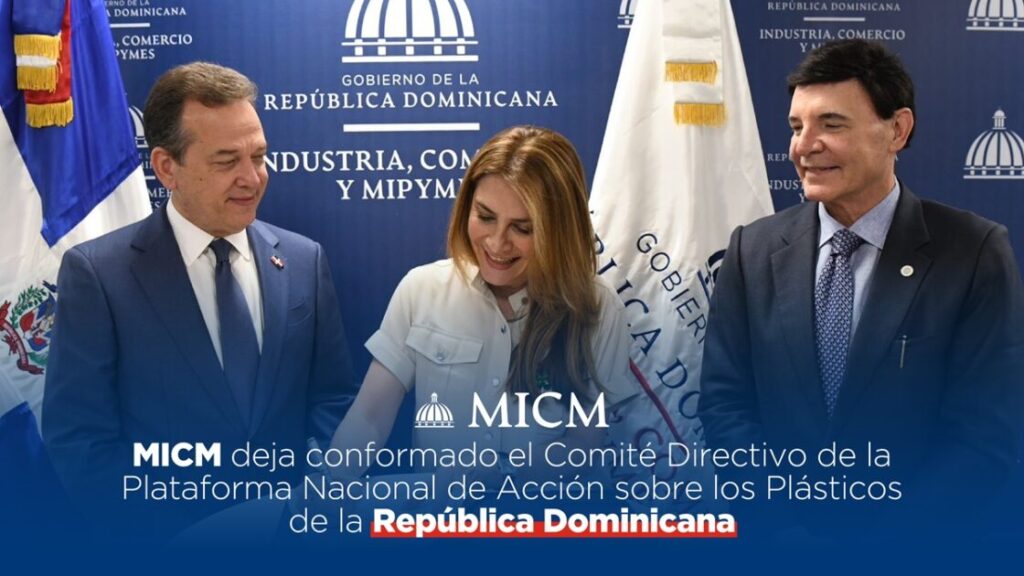 @CarolinaMejiaG @ItoBisono @MIC_RD deja conformado Comité Directivo Plataforma Nacional de Accio4n sobre plásticos de RD