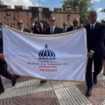 @EddyOlivares14 En el marco de celebración del Mes de la Patria, depositamos una ofrenda floral ante el altar donde descansan los restos de nuestros patricios Duarte, Sánchez y Mella
