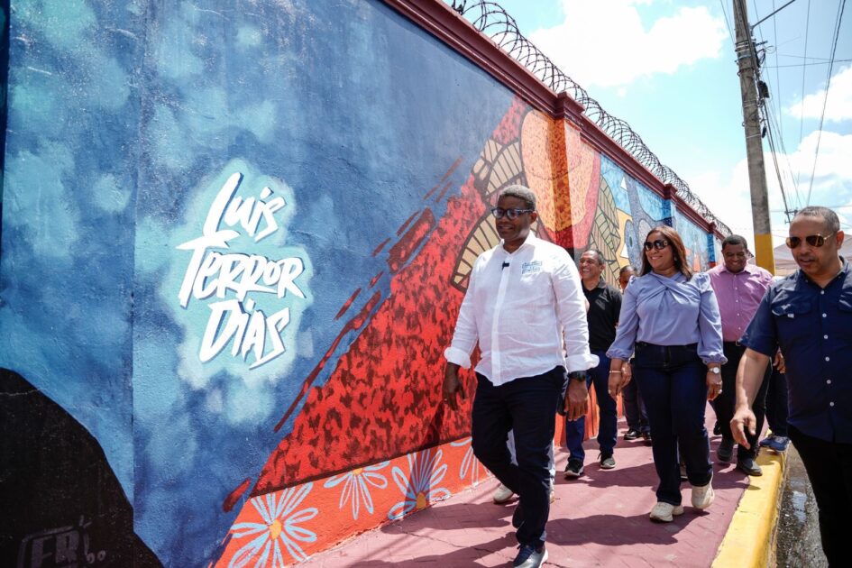 @Propeepgob gracias al trabajo de grandiosos artistas rendimos homenaje al carnaval de Bonao, la producción agrícola, los recursos naturales y figuras emblemáticas