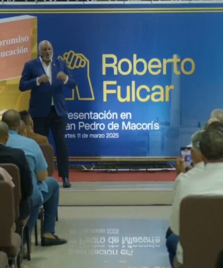 @RobertoFulcar Agradezco de corazón a todas las personas de San Pedro de Macorís que me acompañaron en la presentación de mi libro “Mi compromiso con la educación”