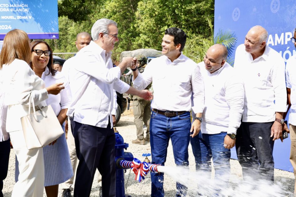 @WArnaudBisono agradece a @LuisAbinader por la confianza y el compromiso con nuestra gente. Inauguración del nuevo acueducto de Maimón