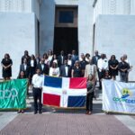 El Ministerio de #EnergíaYMinasRD depositó una ofrenda floral en el Altar de la Patria, para conmemorar el 12.º aniversario de la Cooperativa de Ahorros, Créditos y Servicios Múltiples de los Empleados de la Corporación Dominicana de Empresas Eléctricas Estatales (Coopcdeee)