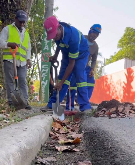 @AlcadiaDeSDN Estamos en las calles de Ponce, Guaricano llevándoles el programa Alcaldía en el Barrio, donde nos lanzamos a las calles de tu sector en una jornada integral de limpieza, asistencia social y atención inmediata a todos los munícipes