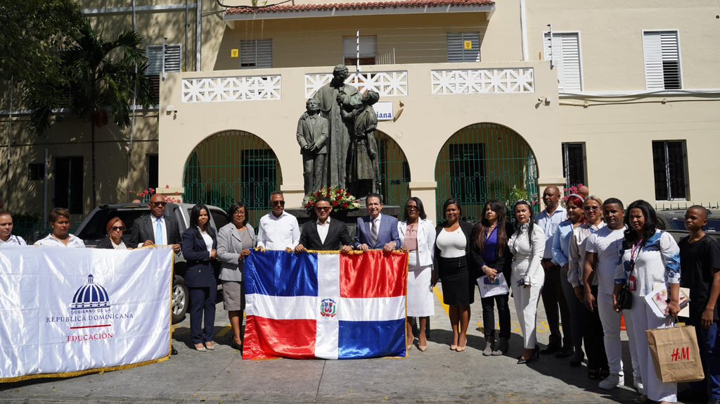 @EducacionRDO celebramos el Día Nacional de las Asociaciones de Padres, Madres, Tutores y Amigos de la Escuela (APMAE) con una serie de actividades que resaltaron la importancia de estas organizaciones en el sistema educativo