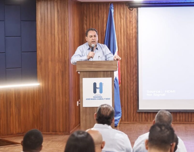 @DrMarioLama @SNSRDO En #Santiago sostuvimos este viernes un encuentro con los directores y administradores de los hospitales que pertenecen al Servicio Regional de Salud Cibao Norte