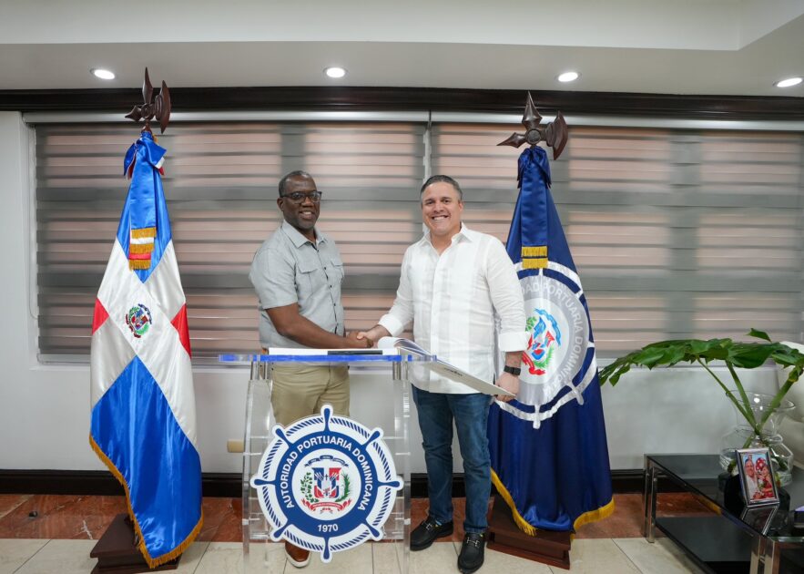 @JeanLuisRJ Recibimos con gran agrado a la comisión de la Autoridad de Puertos de Antigua y Barbuda, encabezada por su director, Darwin Telemaque