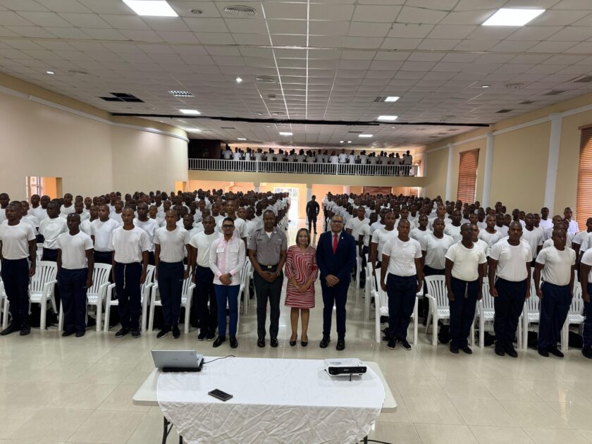 @ProcuraduriaRD Fiscal titular de Puerto Plata (@kelmiduncan) imparte charla sobre violencia de género por conmemoración del Día Internacional de la Mujer