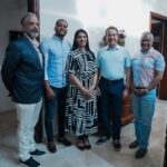 @ItoBisono Nos tomamos un cafecito con grandes emprendedores e inversionistas internacionales, incluyendo a Domingo Almonte, alcalde de Licey al Medio, en casa de Jorge Abinader y Karina Cabrera