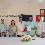 Gobierno entrega certificaciones de fondos para obras y compra de equipos en Gaspar Hernández