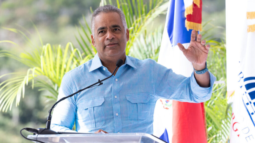 Ministro Joel Santos resalta fortaleza y avances del sistema eléctrico dominicano