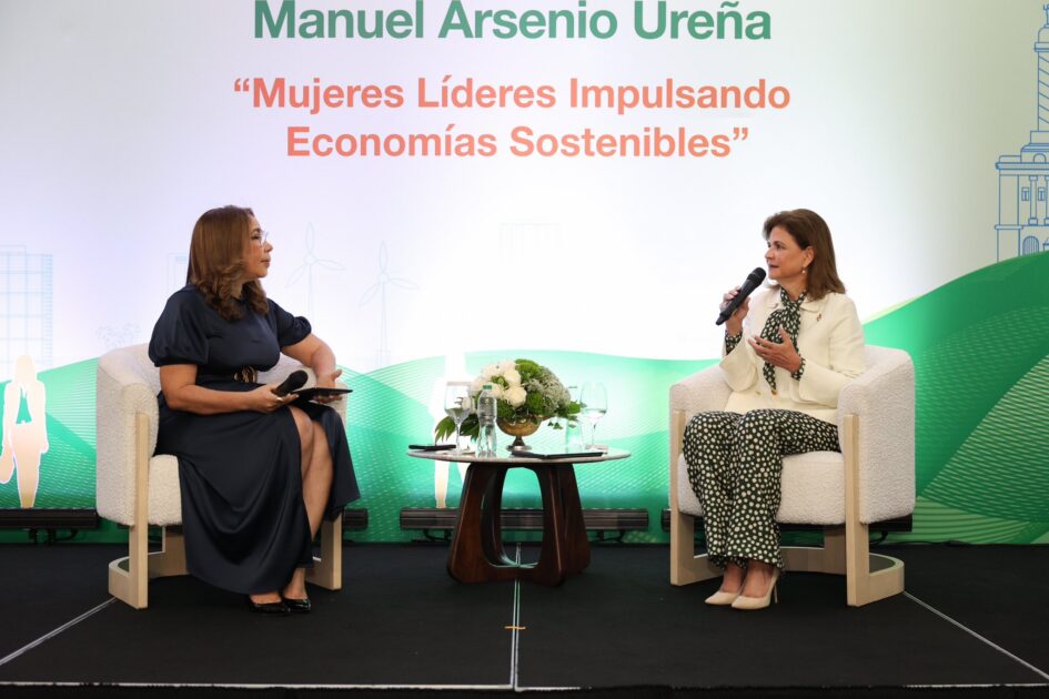 @RaquelPenaVice agradece participación en el Desayuno Empresarial Manuel Arsenio Ureña