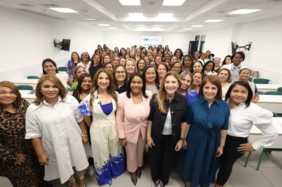 Frente de Mujeres del @PRM_Oficial presentó Diplomado “Liderazgo Femenino en la Administración Pública”