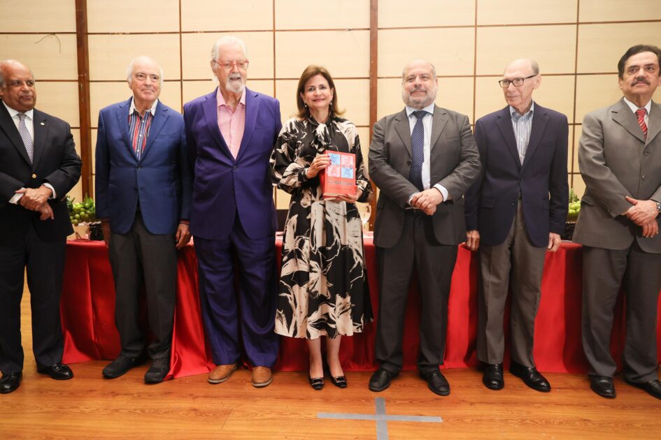 @RaquelPenaVice participa de la presentación del libro “Yo, Balaguer” de Pablo Gómez Borbón