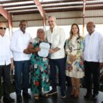 Presidente @LuisAbinader  Entrega 819 Títulos de Propiedad Municipio de Esperanza – Valverde Mao