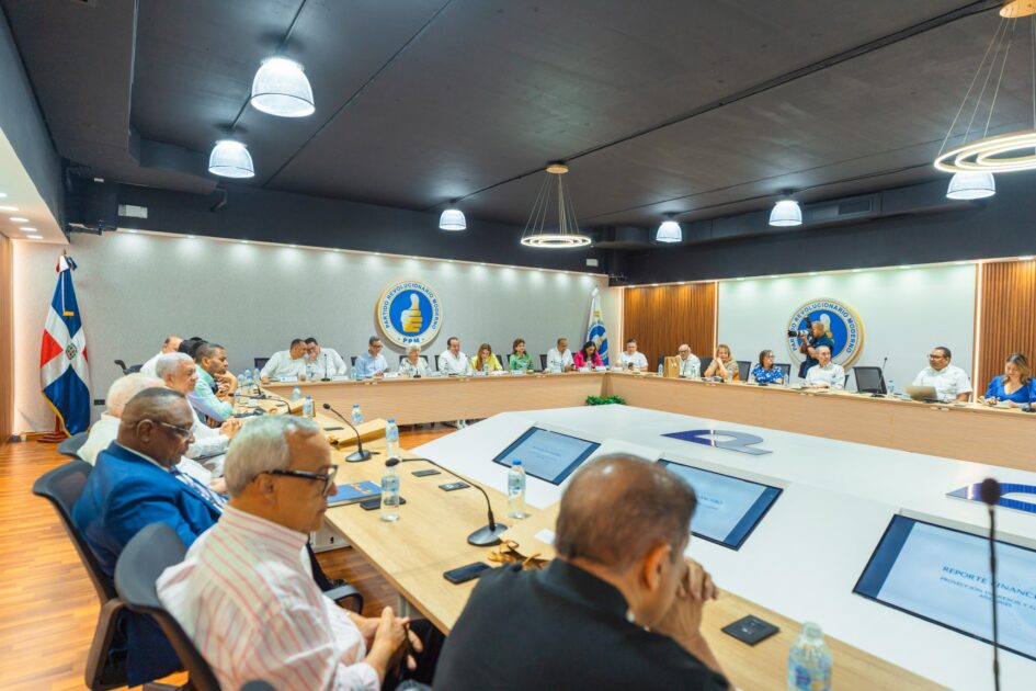 @PRM_Oficial Desarrolla Reunión Ordinaria de la Dirección Ejecutiva, encabezada por @JosePaliza y @CarolinaMejiaG, con la presencia de  @RaquelPenaVice