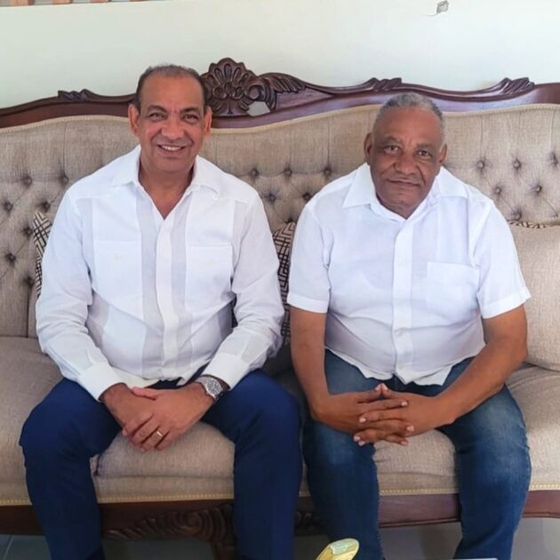 @DeligneAB Un momento de mi visita en su residencia al compañero Juan Padilla, alcalde de Consuelo, San Pedro de Macorís