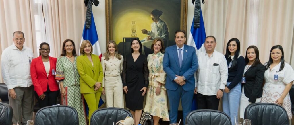 @RaquelArbaje Hoy sostuvimos una reunión técnica en el Palacio Nacional junto a representantes del Ministerio de Salud, el Servicio Nacional de Salud, INCART, INCORT, FACCI y otras instituciones clave, con el propósito de avanzar en la ampliación de los servicios oncopediátricos