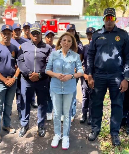 @CarolinaMejiaG Mi gente querida, como cada año, les esperamos a su regreso junto a nuestros @BomberosDn