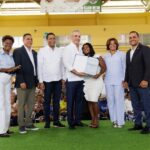 @LuisAbinader entrega 1,450 certificados de propiedad en Monte Plata a familias de 13 sectores