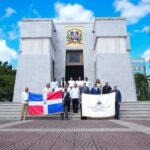 @EnergiayminasRD realizó una ofrenda floral en honor a Ulises Francisco Espaillat, figura ejemplar de integridad y compromiso con el bien común