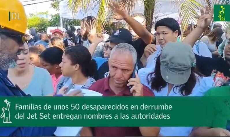 Familiares de unos 46 desaparecidos en derrumbe del Jet Set dan nombres a rescatistas del 9-1-1