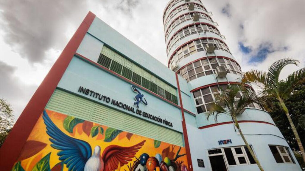 El Inefi anuncia construcción de tres nuevos estadios en apoyo al béisbol escolar