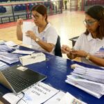 @AdessRD Continuamos con el segundo y último día de la jornada de entrega y cambio de tarjeta a beneficiarios del subsidio Bonogas Chofer, residentes en la provincia Santiago, en coordinación con el @INTRANT
