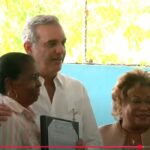 @LuisAbinader en Acto de entrega de títulos de propiedad – Municipio de San Antonio de Guerra