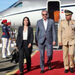 @LuisAbinader regresó al país junto a @RaquelArbaje luego de asistir a la misa funeral de su santidad el Papa Francisco en el Vaticano