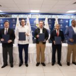 @SigmundfFreund Firmamos un acuerdo interinstitucional junto al@MIC_RD,@cncgobdo y @OGTICRDOpara asegurar la correcta implementación de la nueva Plataforma de Automatización de Trámites del @CNZFERD, que fue desarrollada con el respaldo del programa #BurocraciaCero