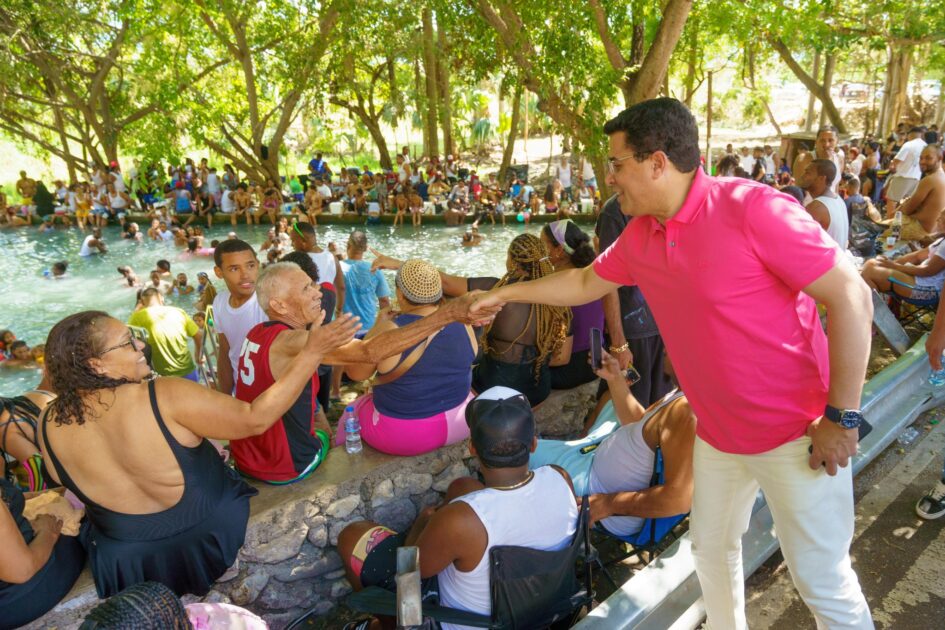 @DavidColladoM ¡Hola, mi gente! Feliz Domingo de Resurrección. Que Dios bendiga sus hogares y los llene de paz espiritual, de alegrías y amor desde Las Marías, Neyba