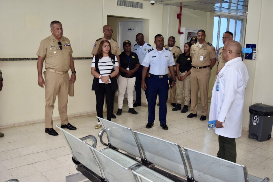 Lee Ballester supervisa hospitales reiterando el respeto a la vida y trato humanitario
