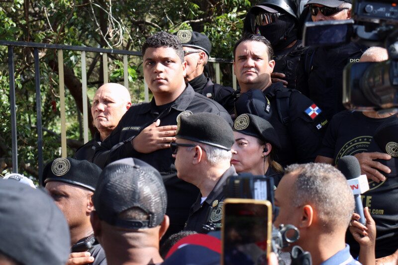 EN VIVO: Antigua orden dominicana realiza marcha contra inmigración ilegal | “VAMOS A ESTAR VIGILANTES PARA QUE SE CUMPLAN LAS MEDIDAS QUE EL PRESIDENTE HA PROPUESTO”
