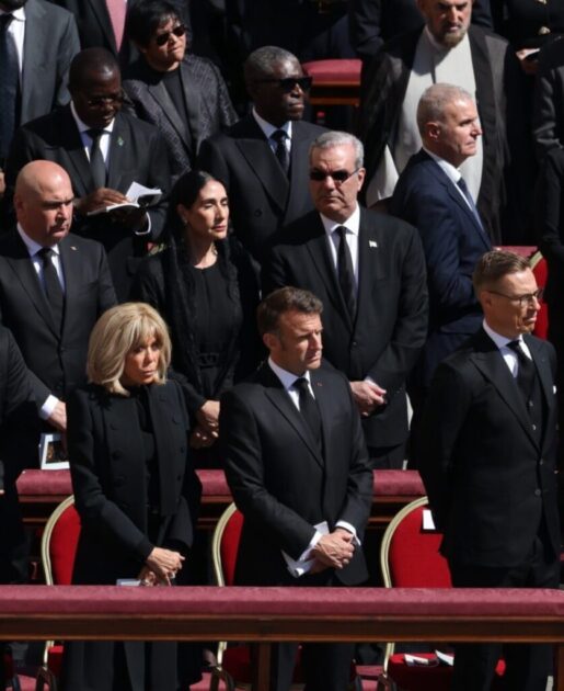 Presidente Trump, Zelensky, Milei  Macron y @luisAbinader junto más líderes políticos y miembros de la realeza que asistieron al funeral del papa Francisco