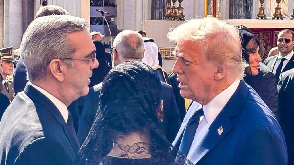 Presidente @LuisAbinader y Trump conversaron brevemente durante ceremonia fúnebre al Papa Francisco
