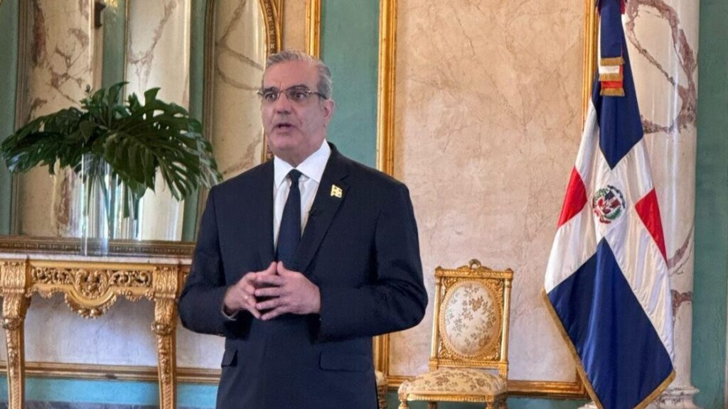 CONVOCATORIA A EXPRESIDENTES DE RD | @LuisAbinader Presidente de LA SOBERANA REPÚBLICA DOMINICANA convoca a los expresidentes  para hablar sobre la situación de Haití