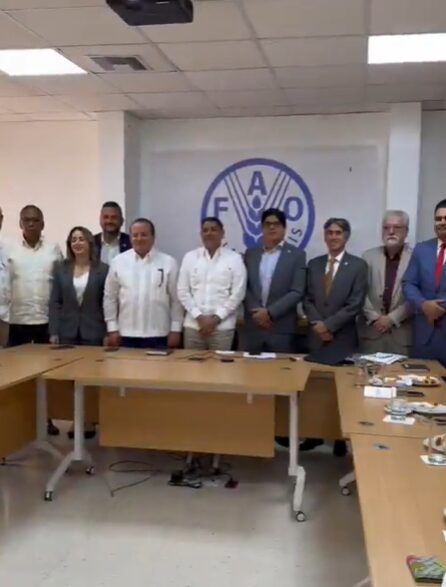 @JosePaliza encabezó, junto al ministro de agricultura @Limbercruzl, la reunión de alto nivel sobre los métodos utilizados por la @Faodominicana