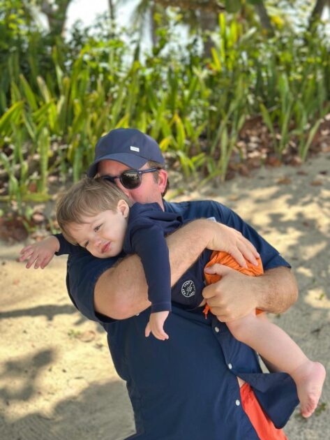 @JosePaliza de playa en puerto plata con el Clon de Papá