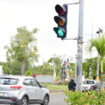 Intrant instala semáforo en intersección de avenida Coronel Fernández Domínguez con Ecológica, tras años de solicitud de la comunidad
