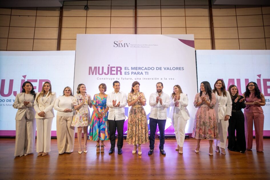@RaquelPenaVice concluimos una productiva jornada de trabajo: en Santo Domingo impulsamos el empoderamiento económico de nuestras mujeres