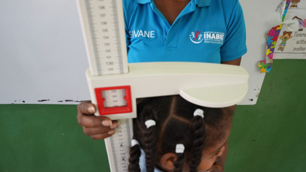 El Inabie evalúa el estado nutricional de más de 11,000 estudiantes bajo su Sistema Integral para la Vigilancia Alimentaria y Nutricional del Escolar
