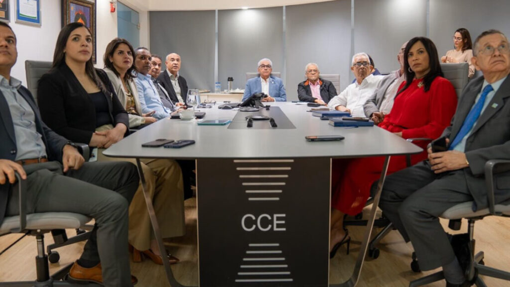 ETED activa plan de contingencia ante una activa temporada ciclónica 2025, con nuevos camiones y drones de alta tecnología