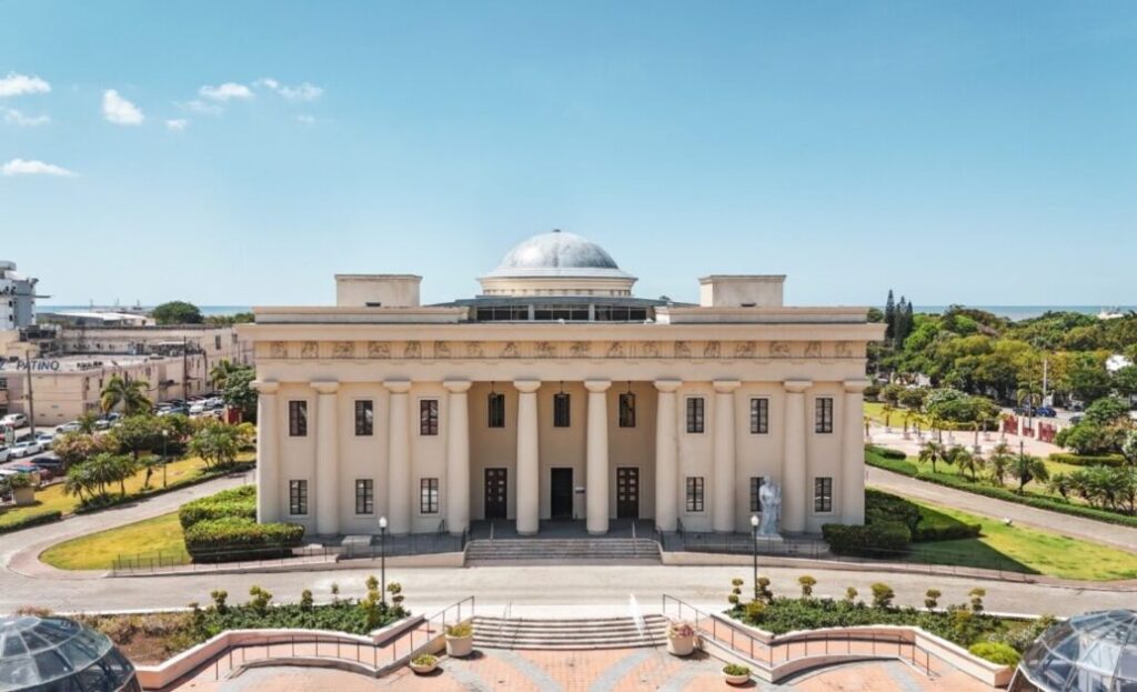 Bellas Artes impulsa programa para conectar estudiantes con el teatro y las artes
