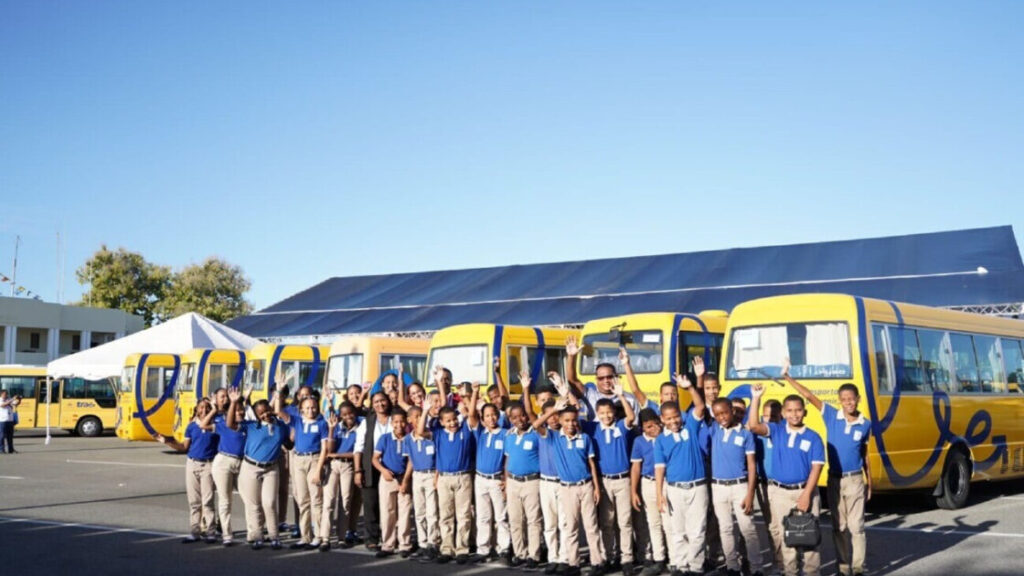 Ministerio de Educación pondrá en marcha un centro de control inteligente para supervisar el transporte escolar en tiempo real