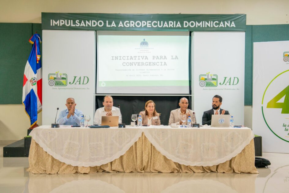 @MinPreRD La viceministra de Relaciones Institucionales, María del Pilar Cañas, encabezó en el Diálogo Sector Privado: Iniciativa de Convergencia de los Sistemas Alimentarios y la Acción Climática