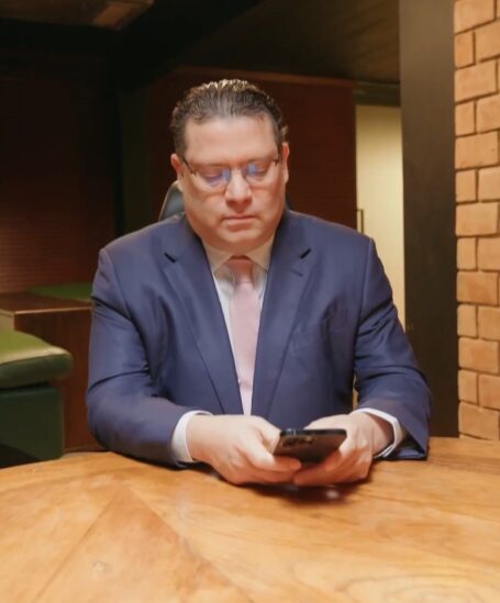 @SanzLovaton Ya tengo canal en WhatsApp