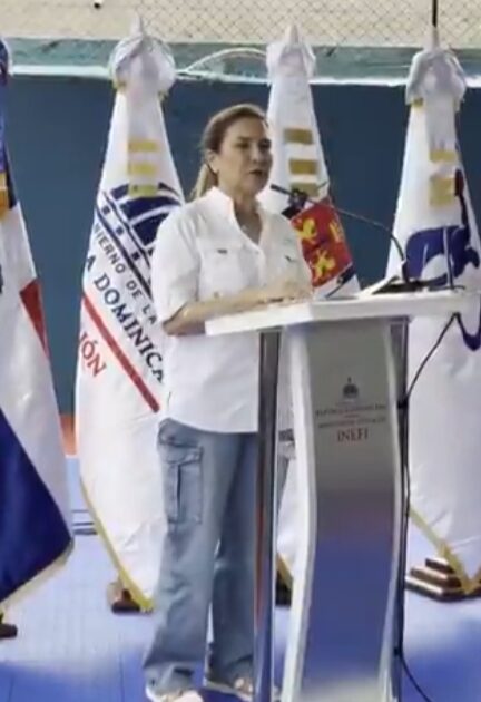 @CarolinaMejiaG agradece a nuestra gente de Los Praditos por recibirnos, y contarnos sus inquietudes y solicitudes para mejorar este sector