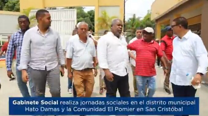 @TonyPena__ Compartiendo de cerca con los residentes de #SanCristóbal, escuchamos sus inquietudes y gestionamos soluciones